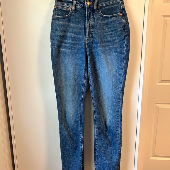 Madewell: The Curvy Perfect Vintage Jean in Decatur Wash - Picture 2 of 6